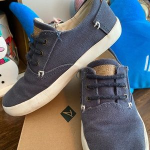 Sperry Topsider canvas shoes size 12 little kids